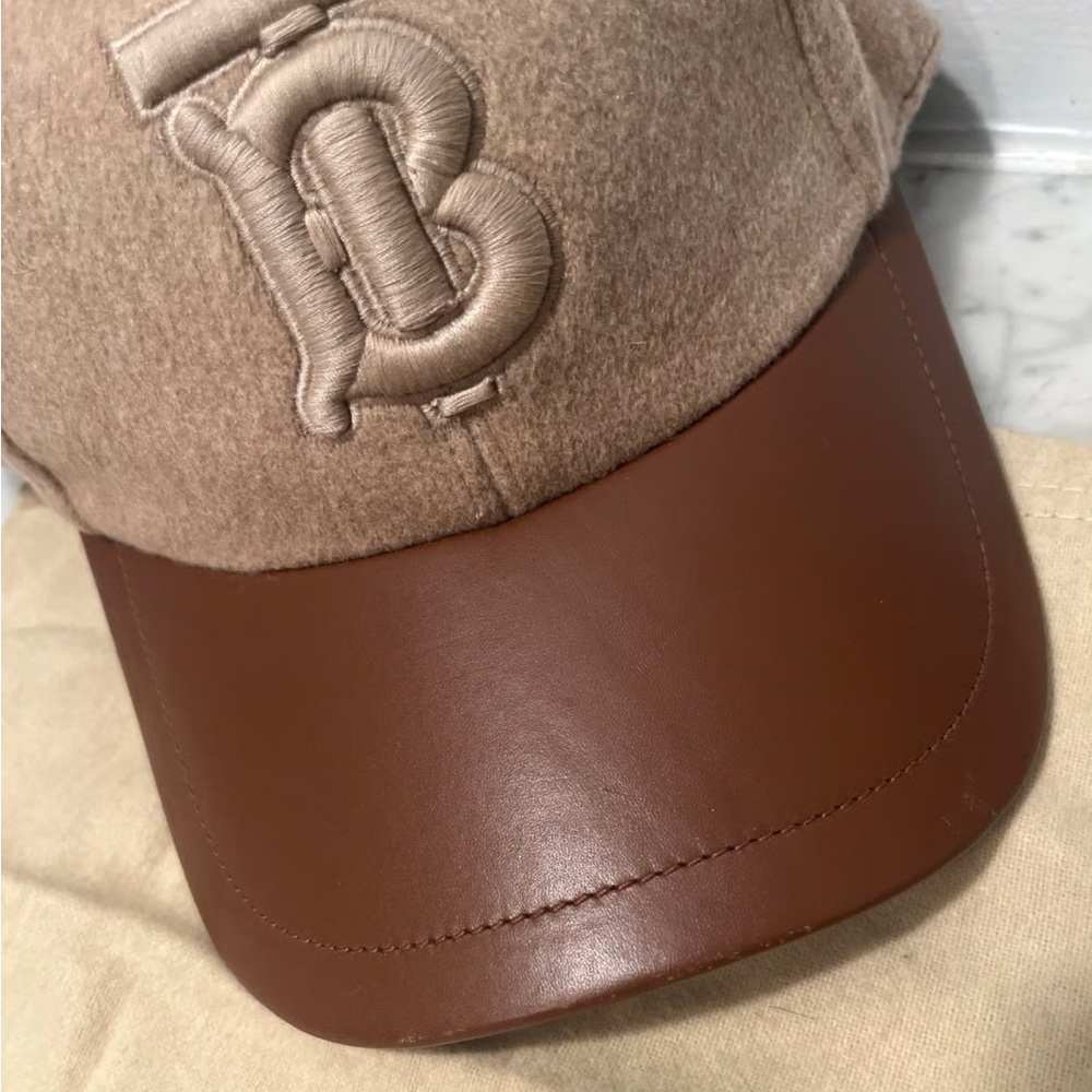 BURBERRY CAP! Like new! - Picture 4 of 7